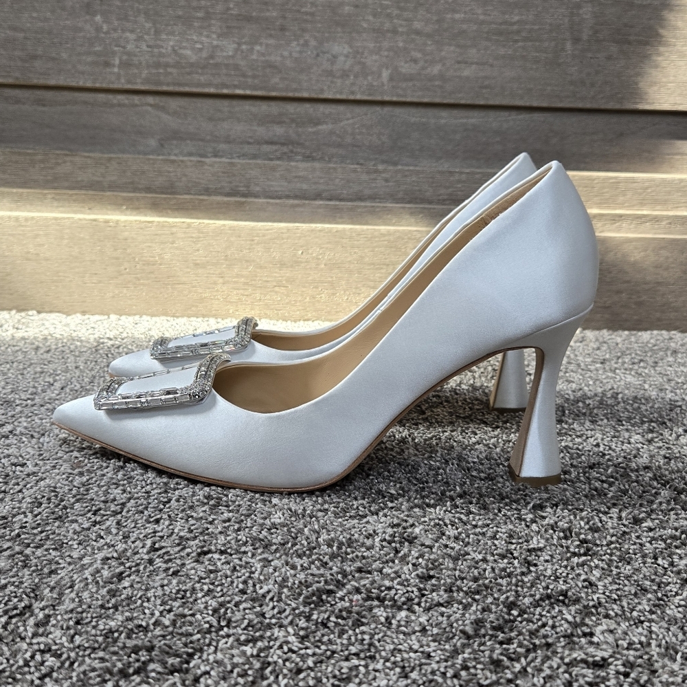 Badgley Mischka Aubree Pointed Toe Stiletto White Heels NEW size 10 - Picture 6 of 14
